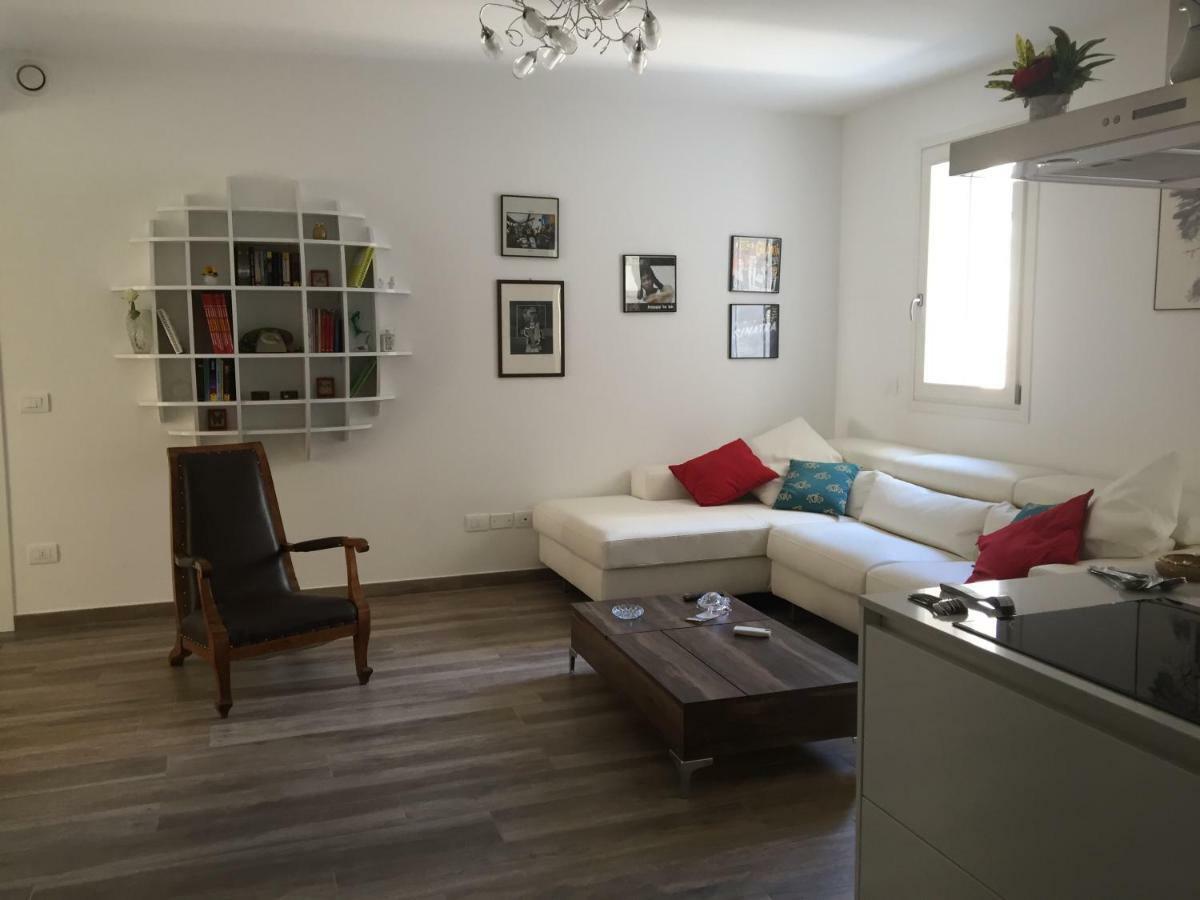 Modern Flat Lecce ++ Apartment Luaran gambar