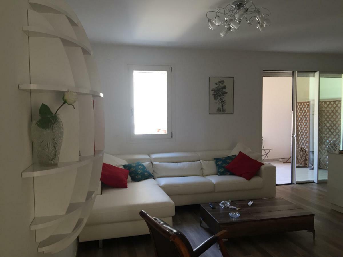 Modern Flat Lecce ++ Apartment Luaran gambar
